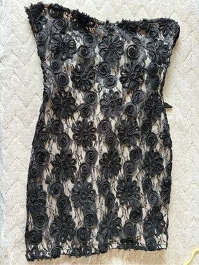 Lucy in the Sky Black Strapless Floral Lace Dress